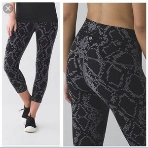 lululemon athletica Black and Gray Patterned Leggings